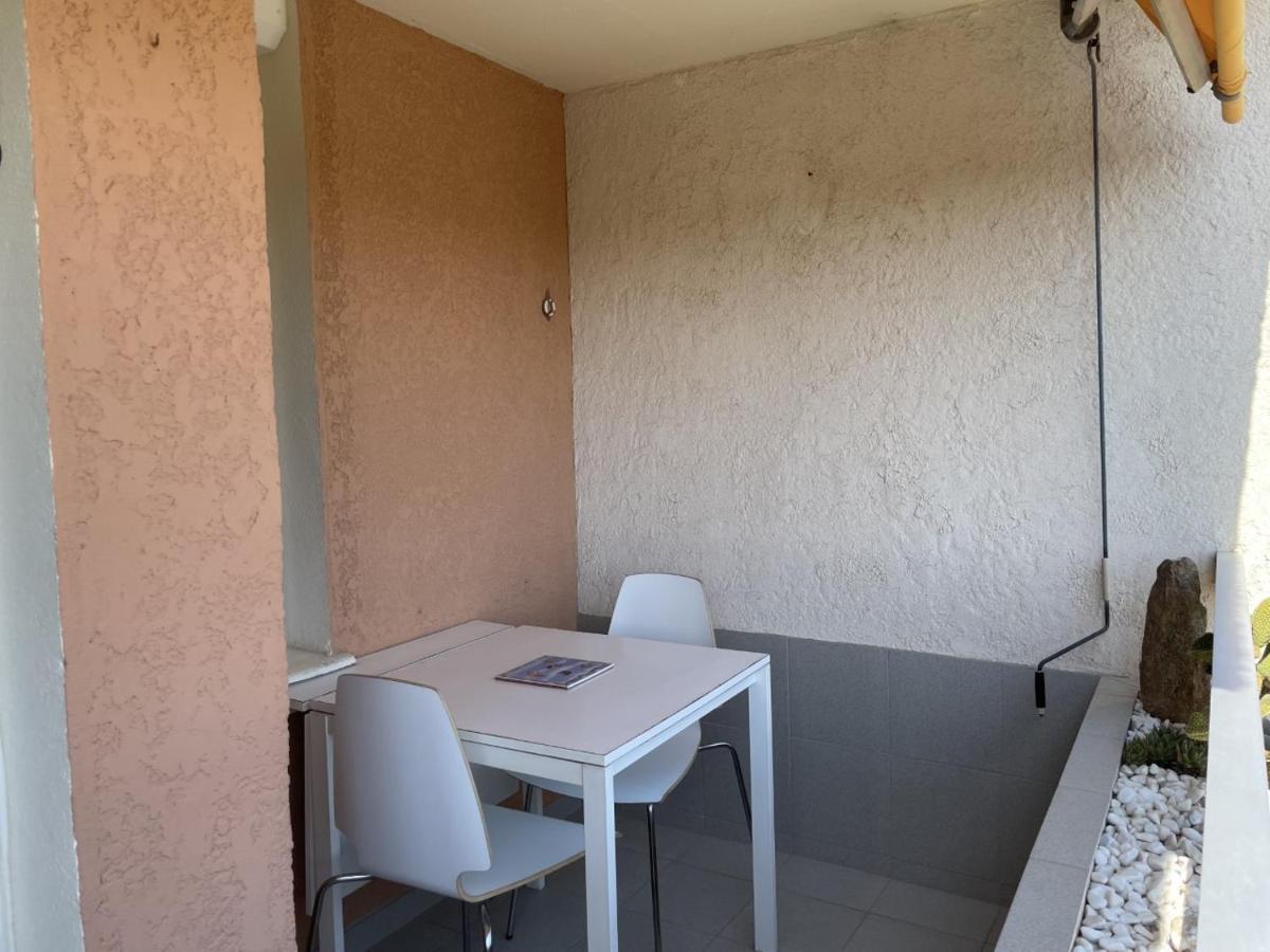 Bormes-Les-Mimosas - Appart 25M2 Avec Balcon - 4P Bagian luar foto
