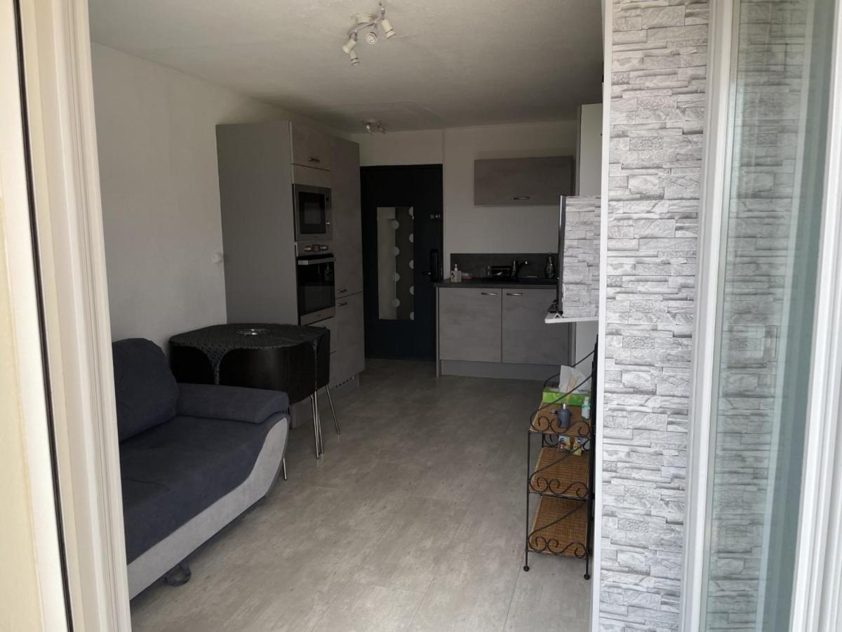 Bormes-Les-Mimosas - Appart 25M2 Avec Balcon - 4P Bagian luar foto