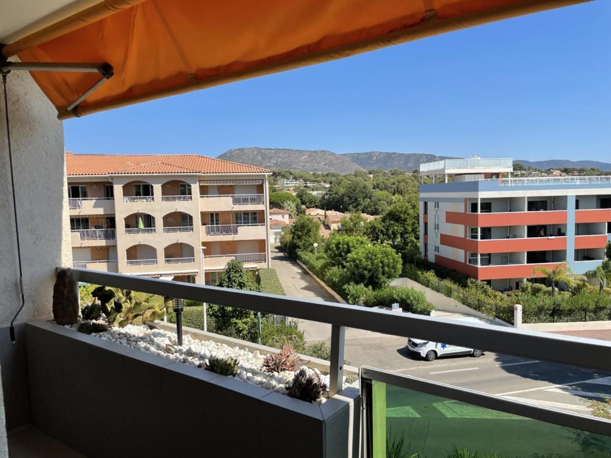 Bormes-Les-Mimosas - Appart 25M2 Avec Balcon - 4P Bagian luar foto