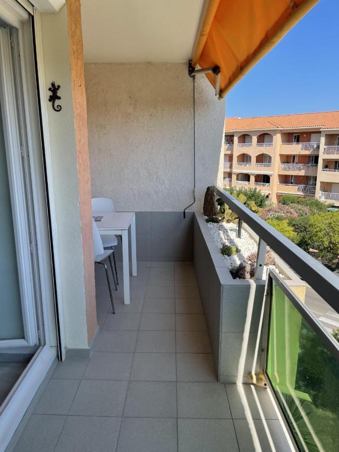 Bormes-Les-Mimosas - Appart 25M2 Avec Balcon - 4P Bagian luar foto
